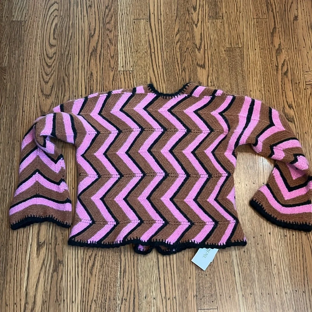 TACH Sweater - Picture 6 of 7